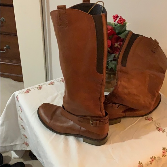 Call it Spring tall boots in tan colour - Picture 4 of 7